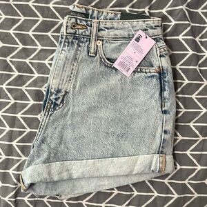 Soft denim roll up short